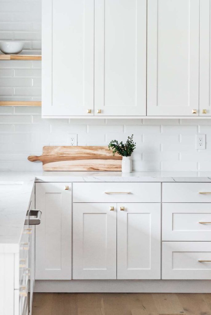 Classic-White-cabinet-for-small-kitchens