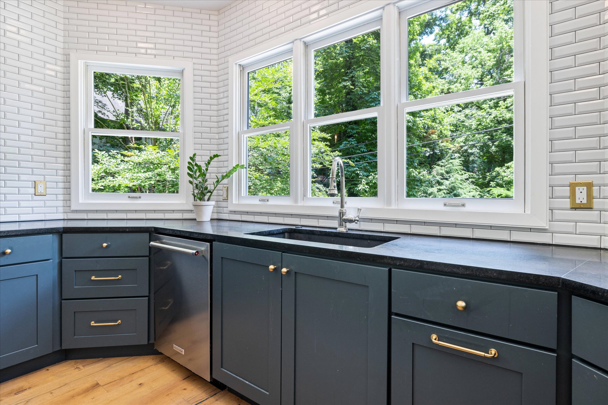 Kitchen Cabinet Color Trends